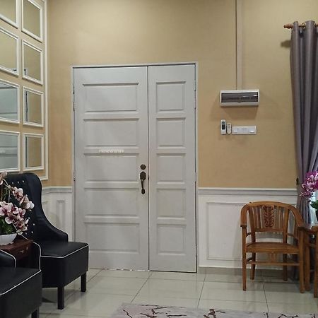 Illa Bella Homestay Jasin 外观 照片