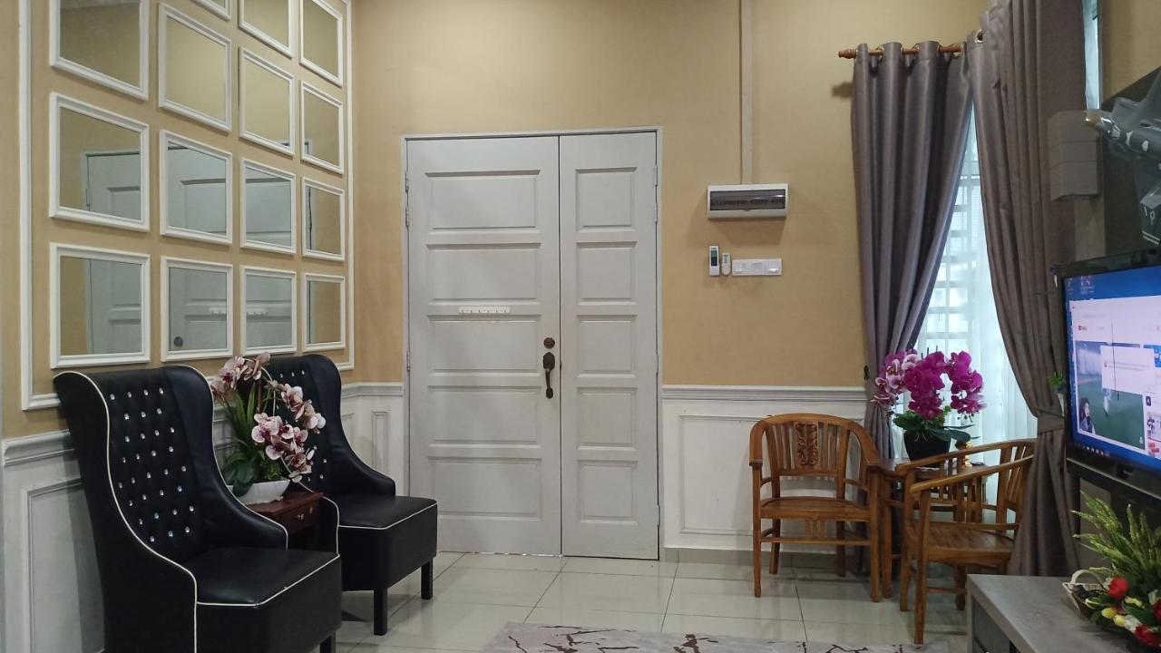 Illa Bella Homestay Jasin 外观 照片