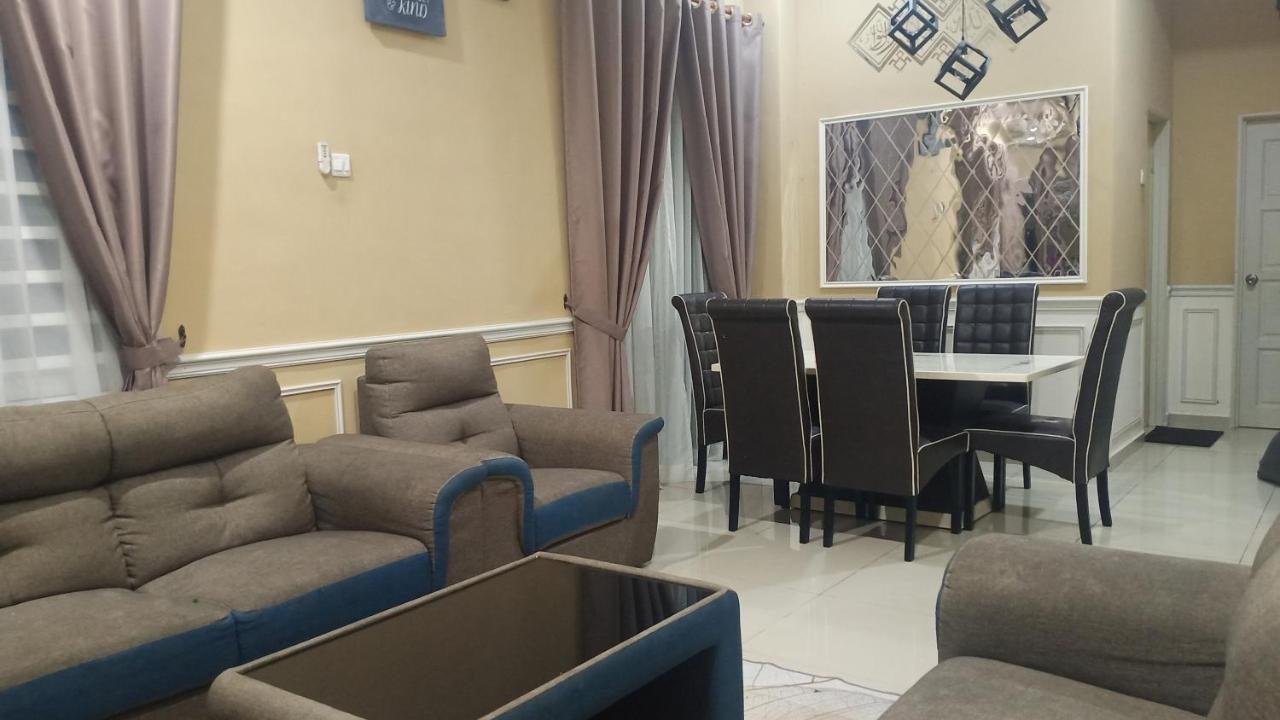 Illa Bella Homestay Jasin 外观 照片
